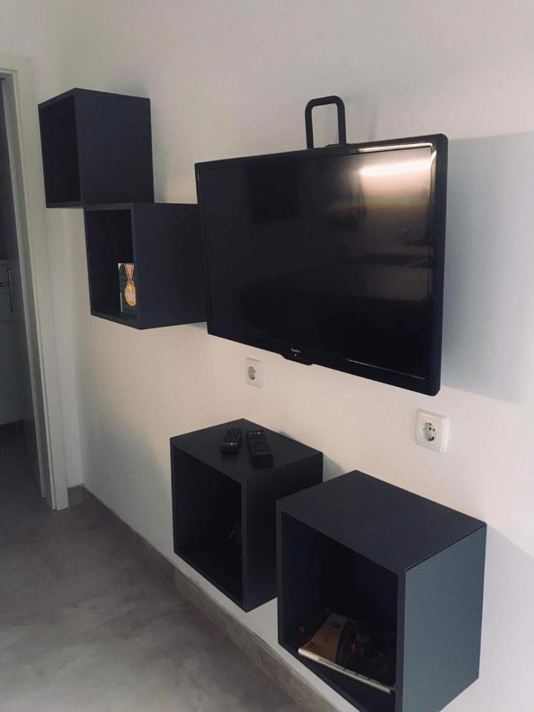 Studio apartment photo 2