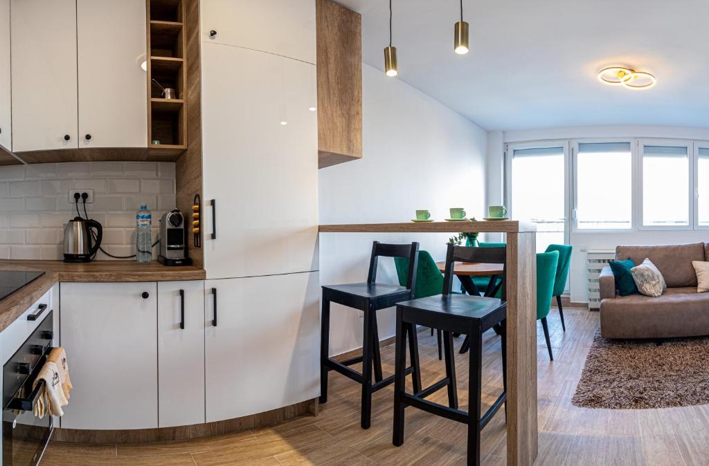 Sunny Nest Apartment photo 4