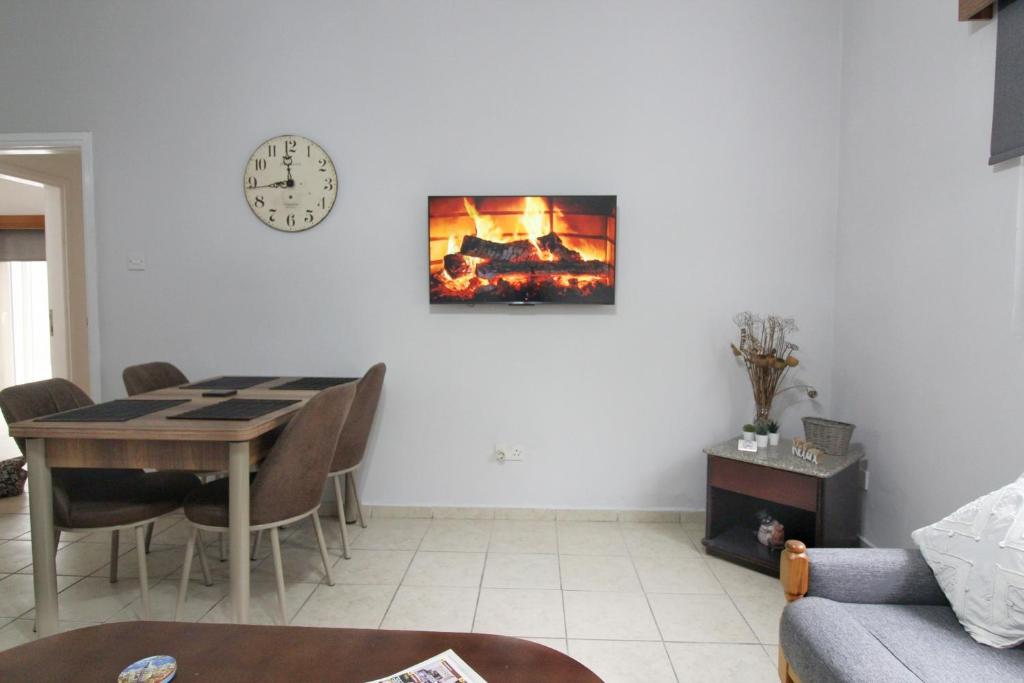 Frida's 2 bedroom Apartments Famagusta City Centre photo 3