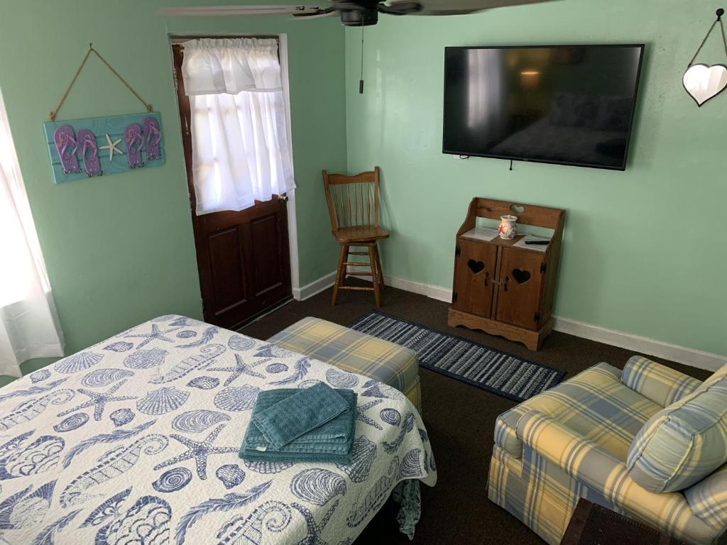 Beach Side Studio #1 apts photo 3