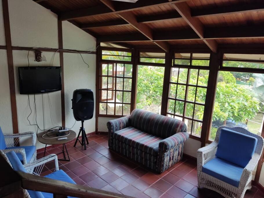 Las Palmeras casa en Melgar photo 2