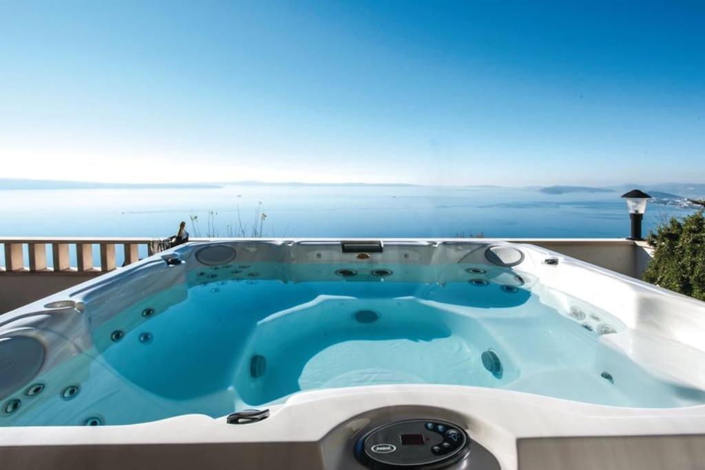 Villa Tonka with jacuzzi photo 4