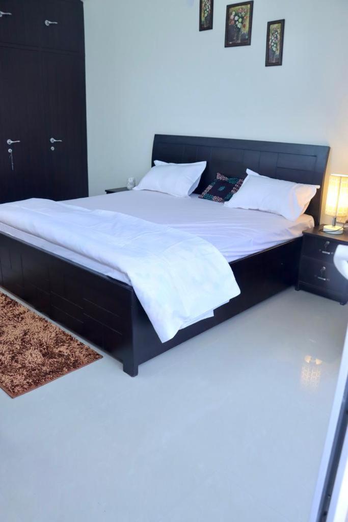 Radiant luxury apartment photo 1