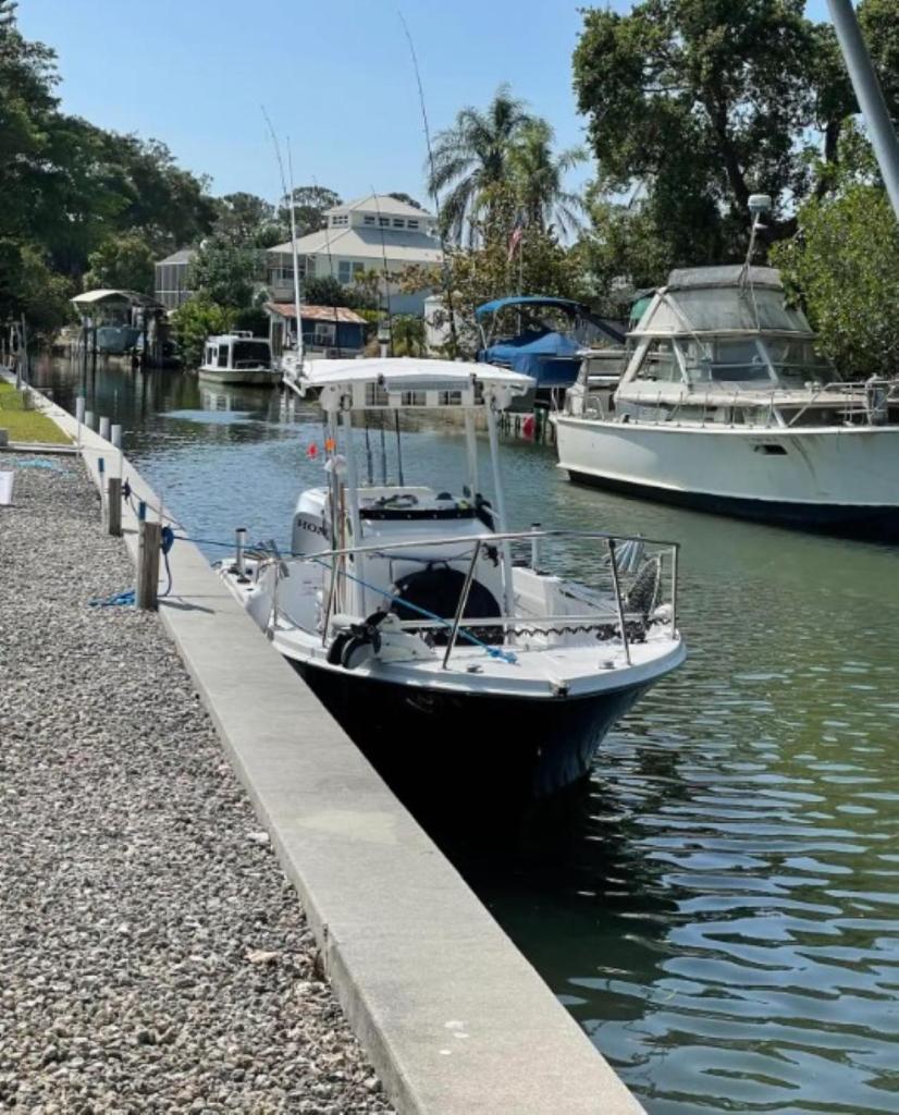 Waterfront Getaway, a Boating Paradise photo 3