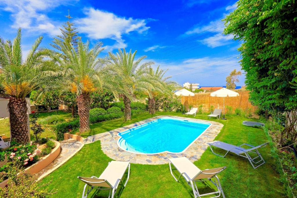 Villa Karteros with private swimming pool photo 3