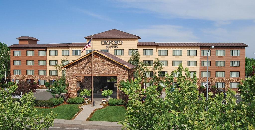 Oxford Suites Chico photo 2