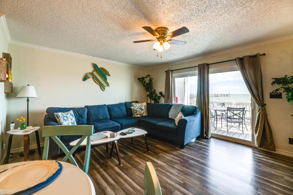 Bayfront Texas Escape with Balcony and Pool Access! photo 3
