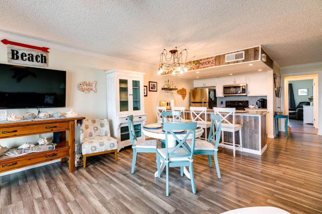 Bayfront Texas Escape with Balcony and Pool Access! photo 4