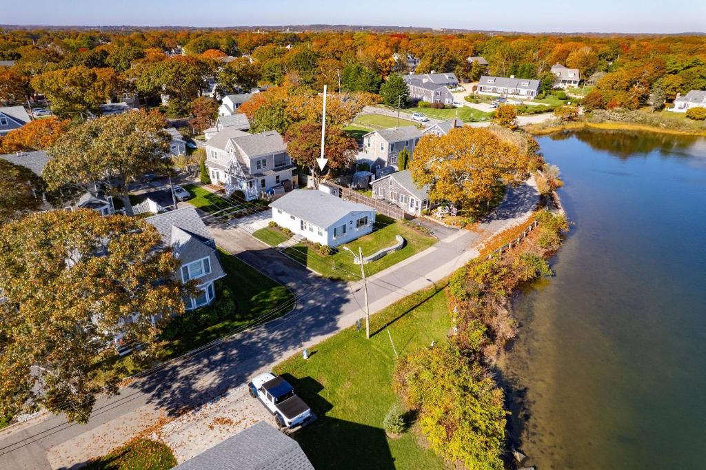 Water View Falmouth Gateway 3BR Family Retreat photo 3
