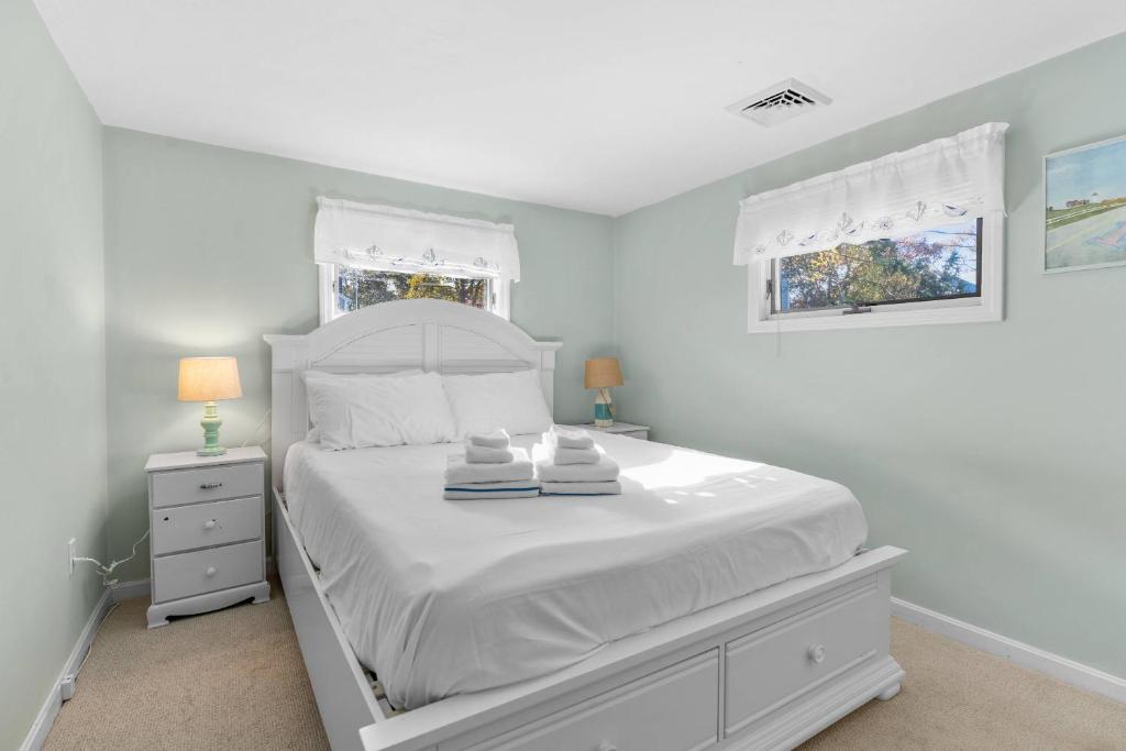 Water View Falmouth Gateway 3BR Family Retreat photo 4