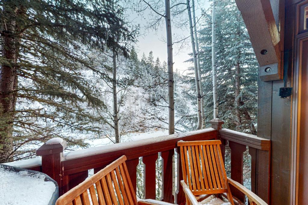 Aspenwood Lodge, Unit 203 photo 2