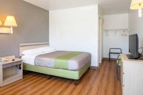 Motel 6 photo 3