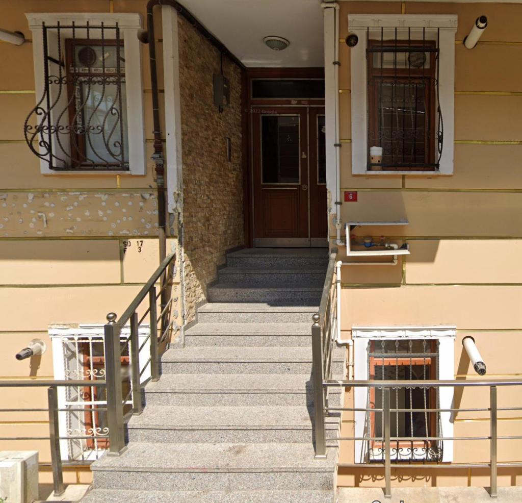 Full floor in duplex apartment photo 3