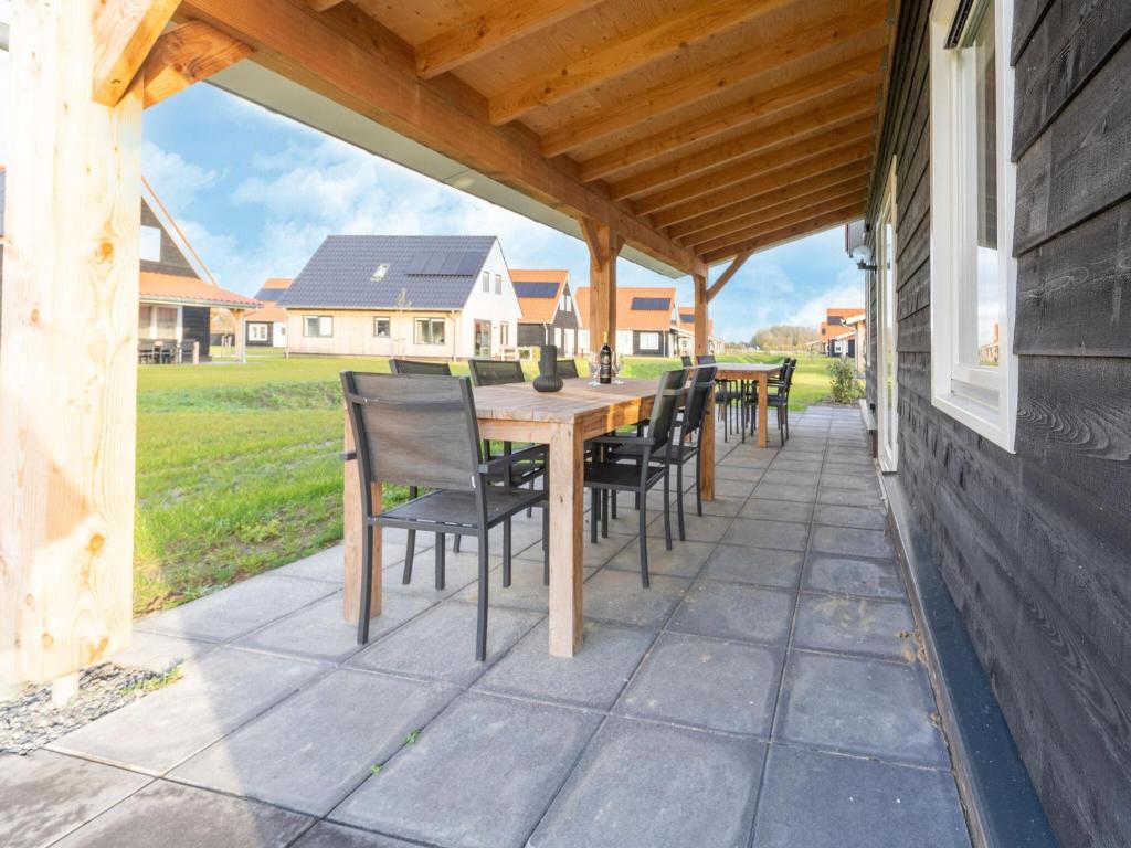 Modern detached holiday home with sauna, a stone's throw from the beach photo 3