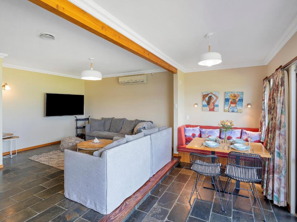 Buffalo Hill - Whitianga Holiday Home photo 3
