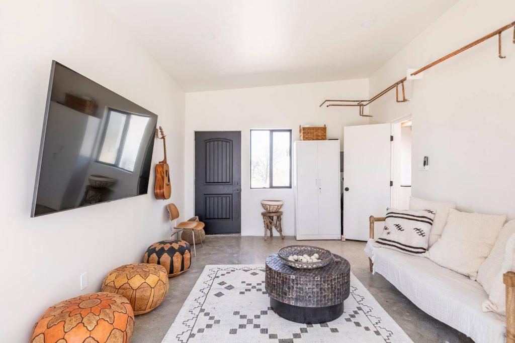 Starlight Mesa Private Getaway with High Desert Magic photo 4