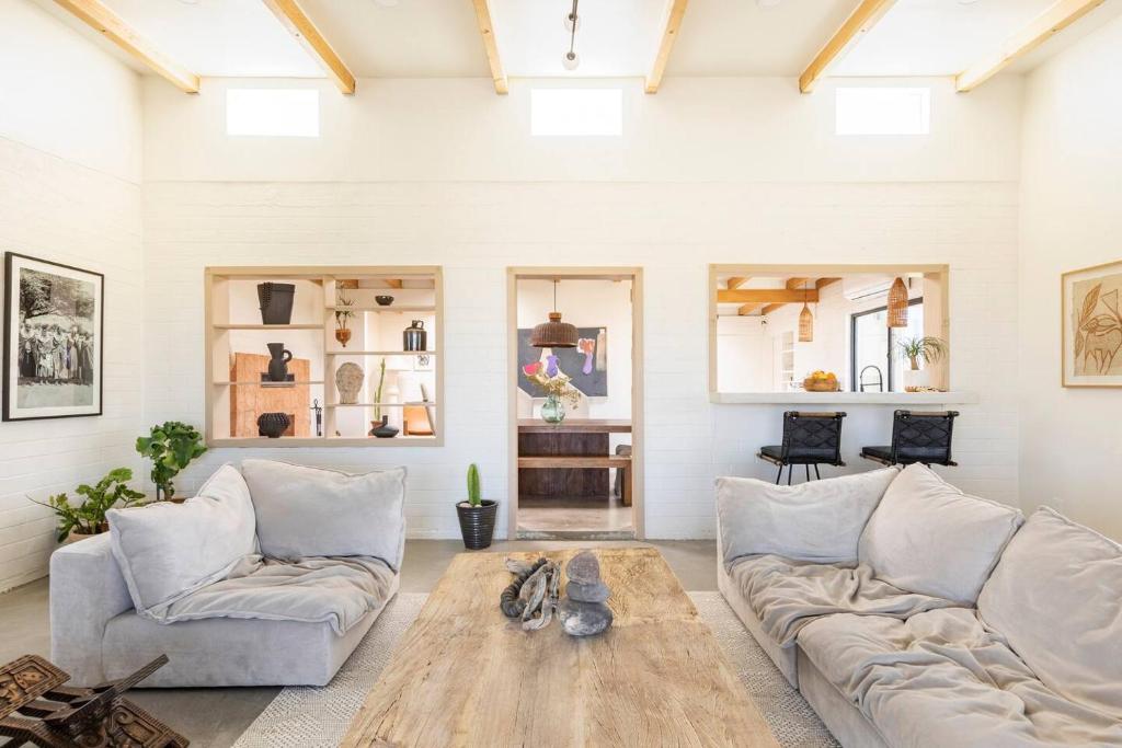 Starlight Mesa Private Getaway with High Desert Magic photo 1