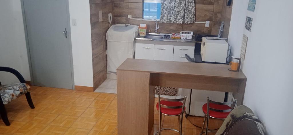 Kitnet Mobiliada no centro de São Leopoldo. photo 2