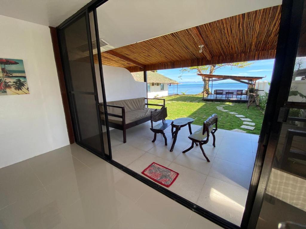 Angelito's Beach House Siargao photo 1