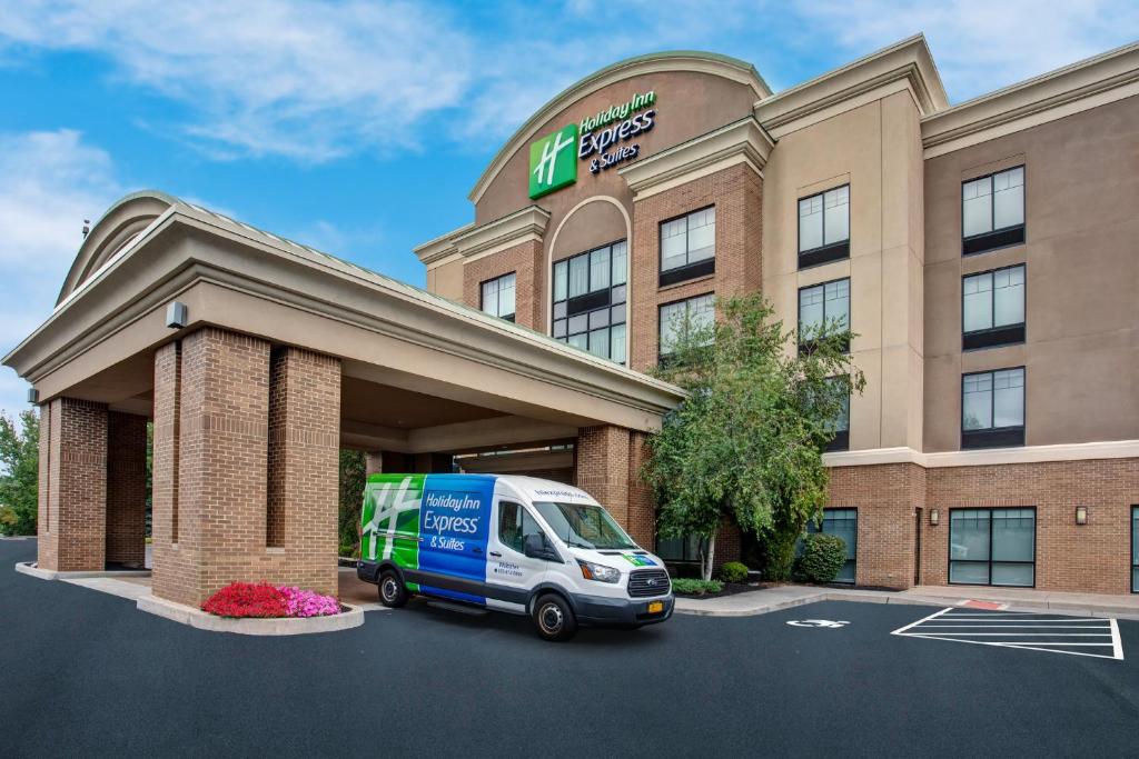 Holiday Inn Express & Suites Rochester Webster, an IHG Hotel image