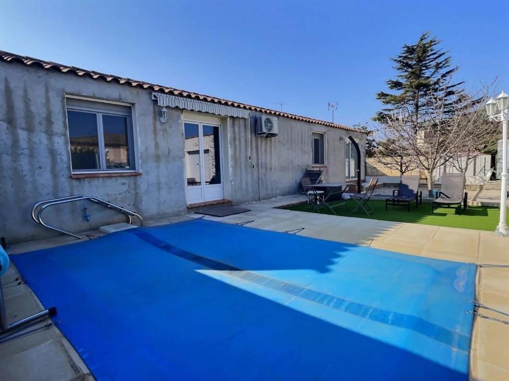 Villa piscine et parking privée photo 1