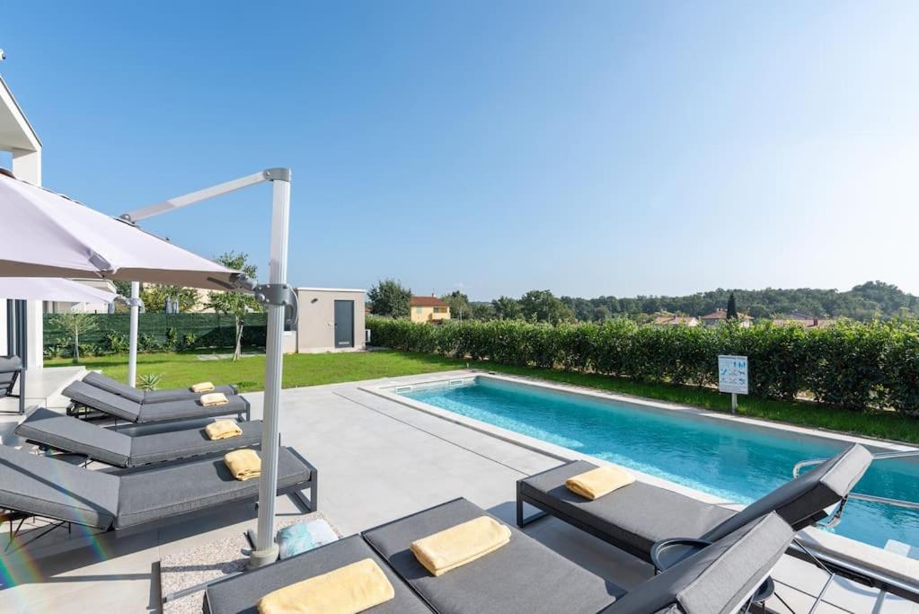 Villa Pina***** in Karigador/Novigrad photo 2