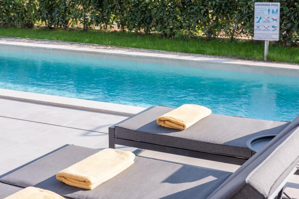 Villa Pina***** in Karigador/Novigrad photo 4