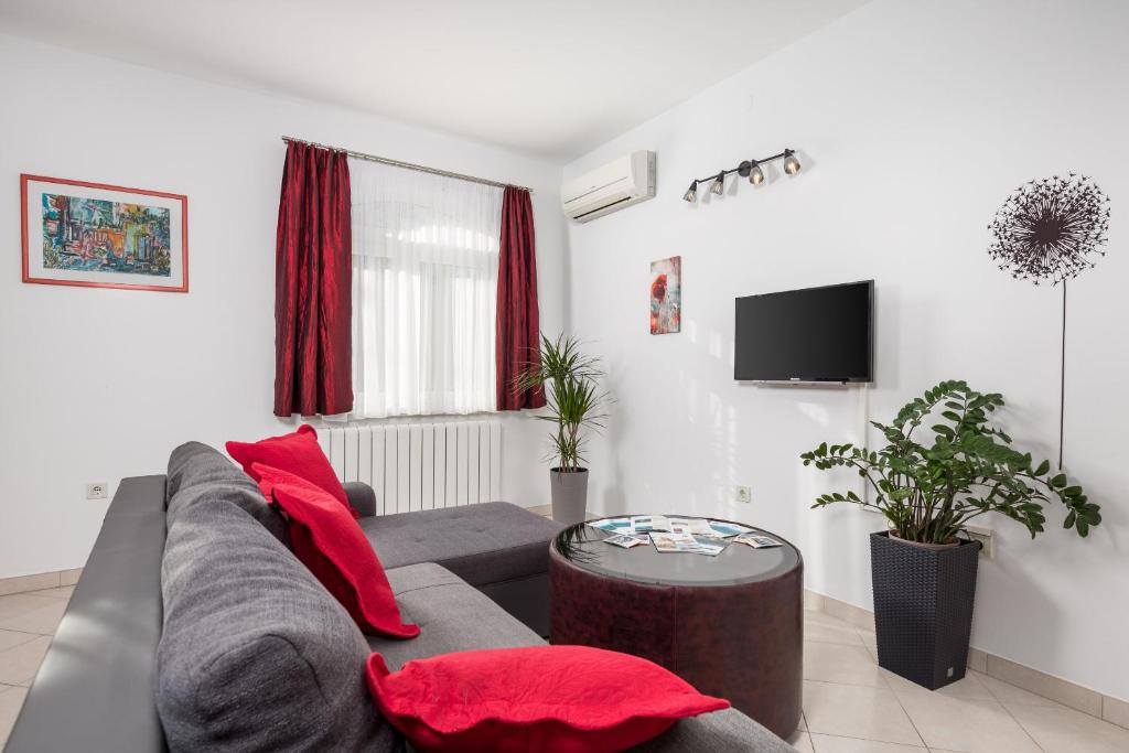 Apartments and Room Slavica photo 2