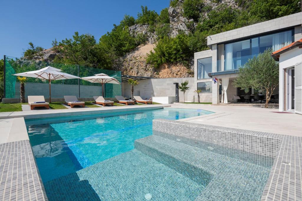 Luxury Villa Karmen* * * * * with pool & spa zone photo 1