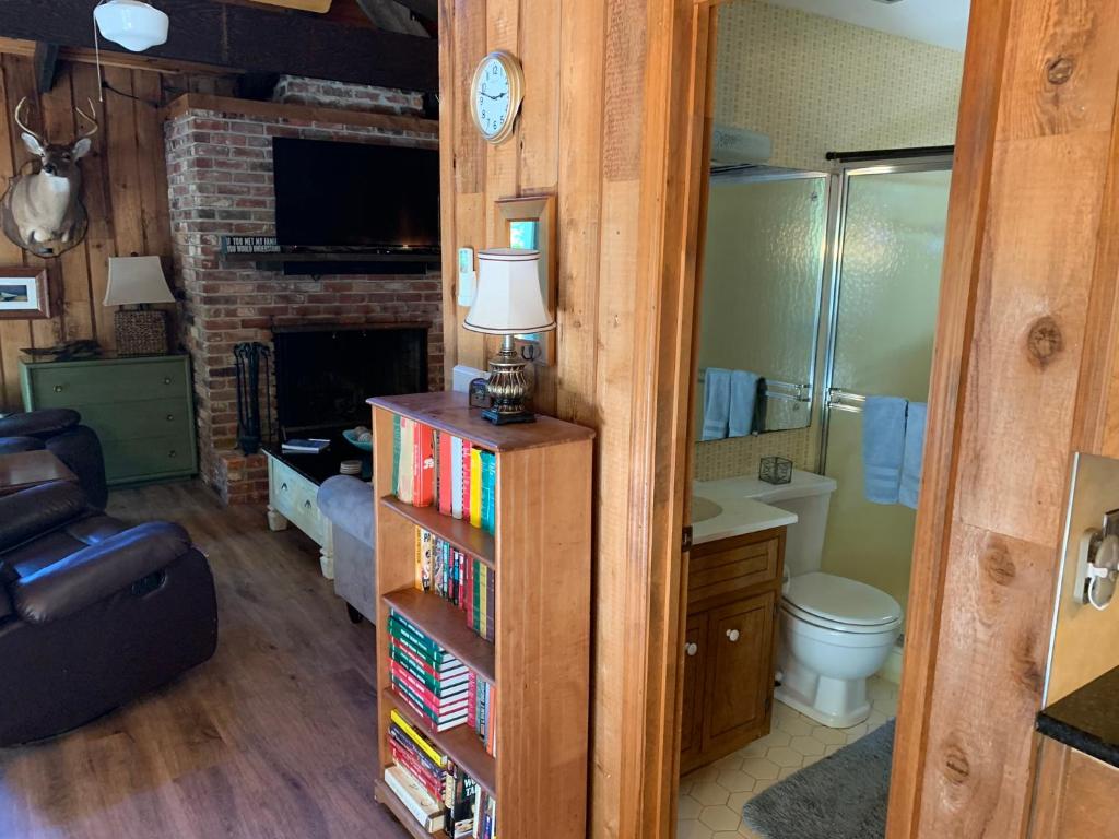 Haley’s Point Lakeside Retreat photo 4