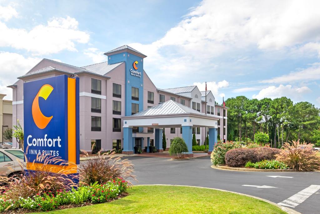 Comfort Inn & Suites Carrollton image
