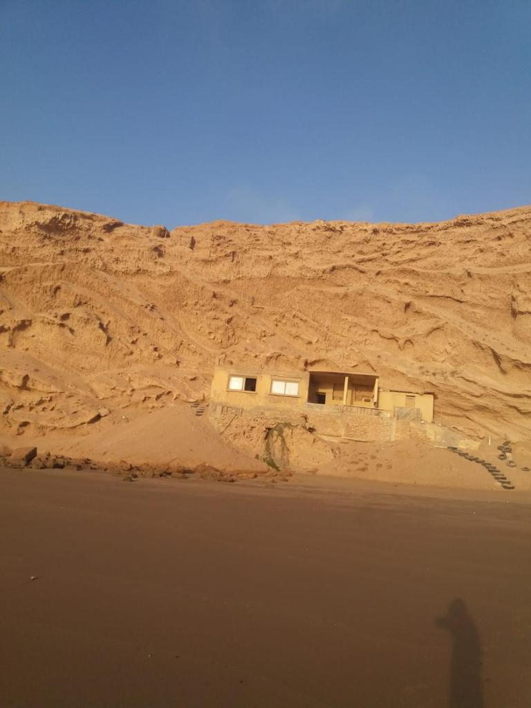 Cave's on to the beach photo 1