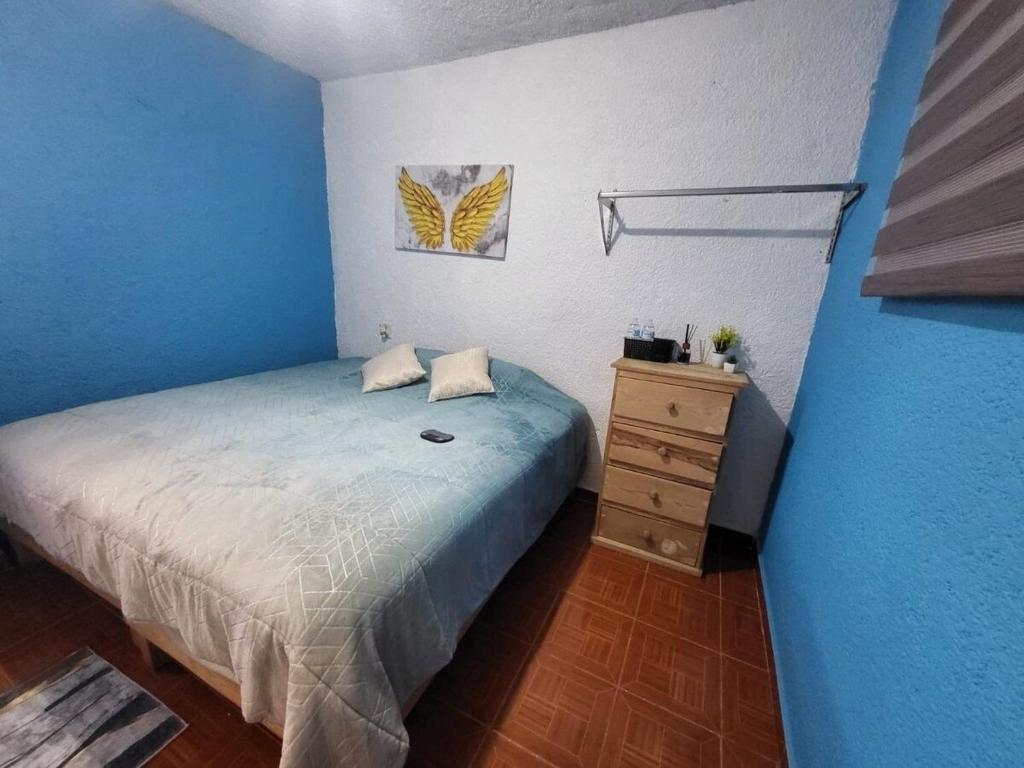 Visita Pachuca junto a familia , 2 Recamaras 1- cama ks , Recamara 2 -1 Cama KS , baño privado , 1 Comedor (Refrigerador, desayunador, estufa ) photo 4