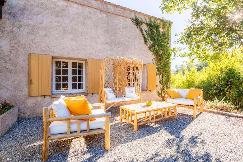 Palm tree cottage with pool in Taradeau photo 2