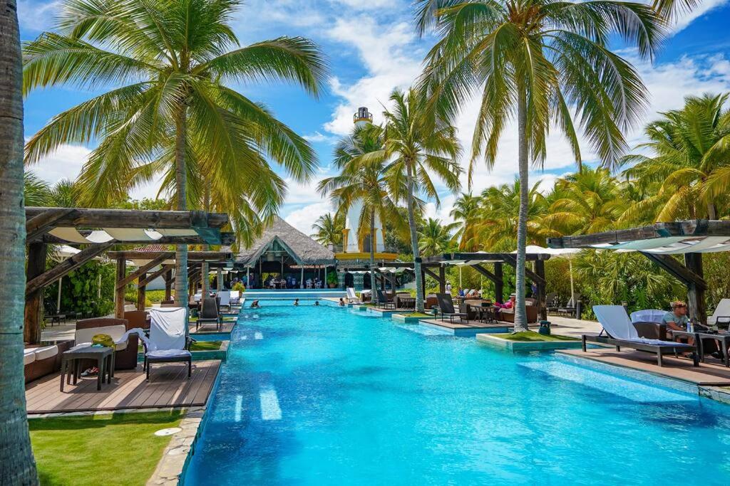 Laguna Oasis with Private Pool & King Bed that Sleeps 9 photo 4