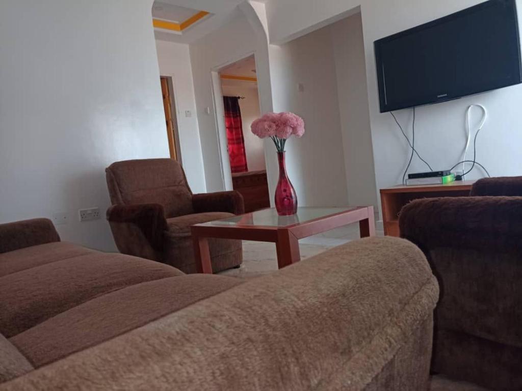 Suleimane guest photo 2