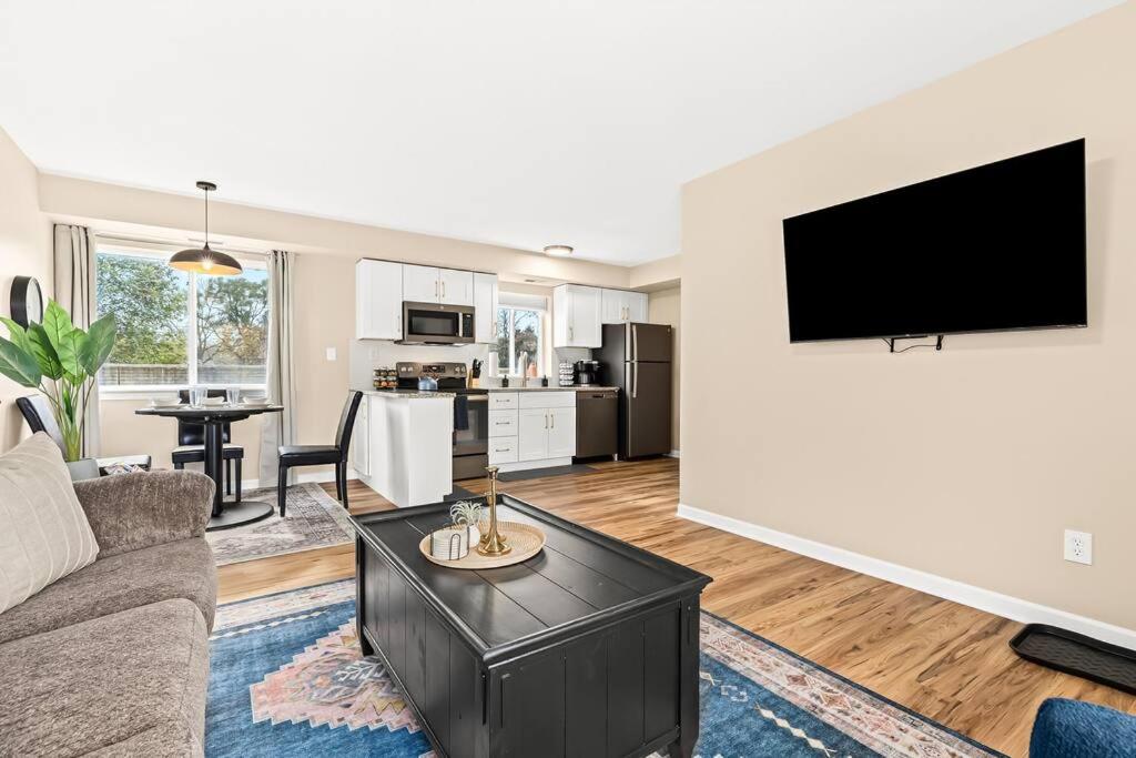 Brand New! 1BR Lower Flat near Downtown Roseville photo 1