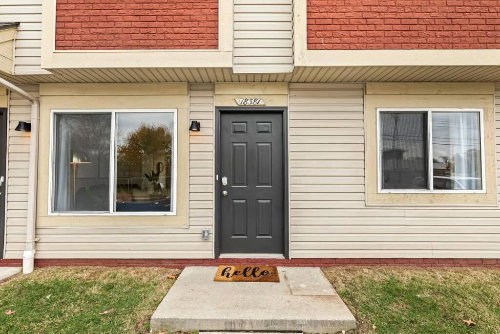 Brand New! 1BR Lower Flat near Downtown Roseville photo 3