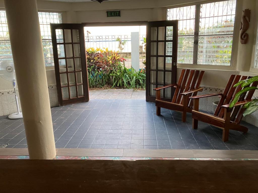 Rum punch lodge photo 2