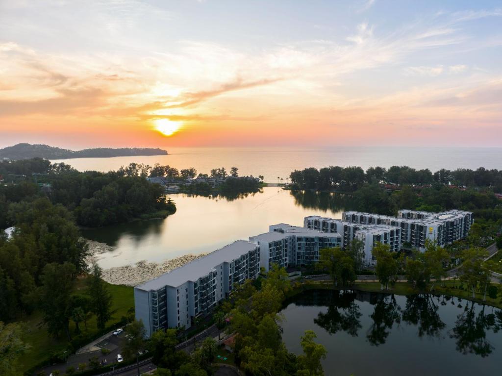 Cassia Residences 2 Bedroom with terrace Sea View by NLA photo 1