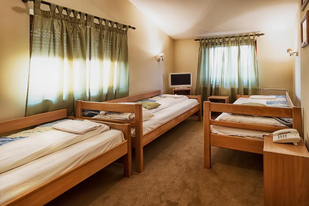 Трехместный (Трехместный номер), Guest Accomodation Konak