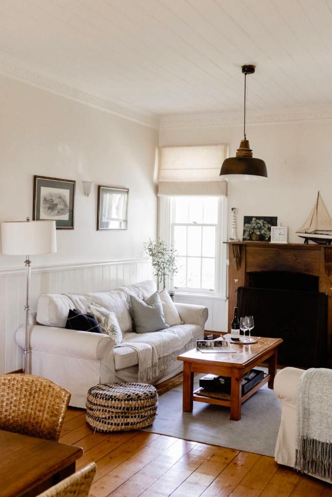 MARIGOLD COTTAGE Charming 1870s central Daylesford cottage photo 4