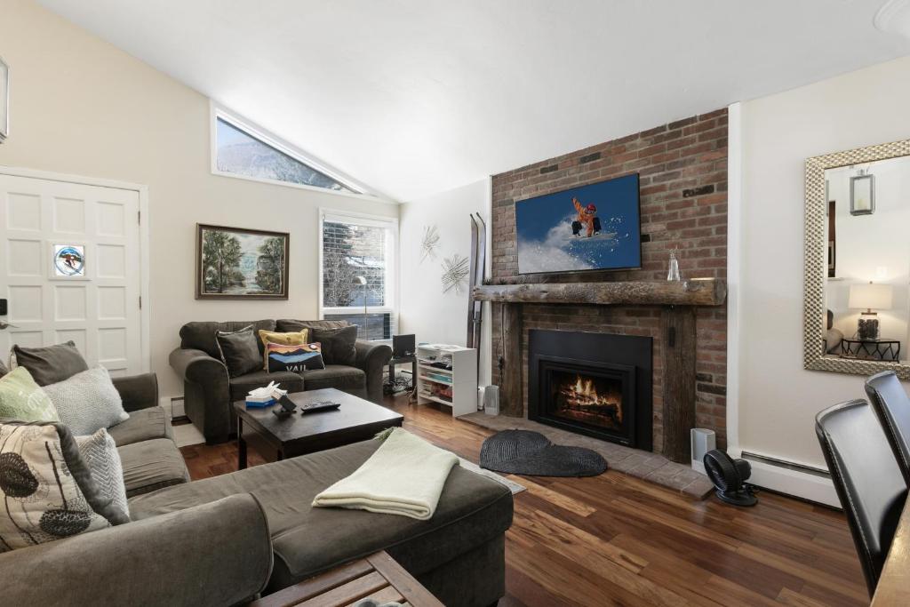 925 Red Sandstone condo photo 1