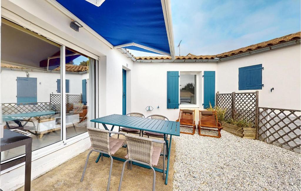 Beautiful Home In Meschers-sur-gironde With Kitchen