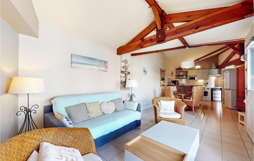 Beautiful Home In Meschers-sur-gironde With Kitchen photo 3