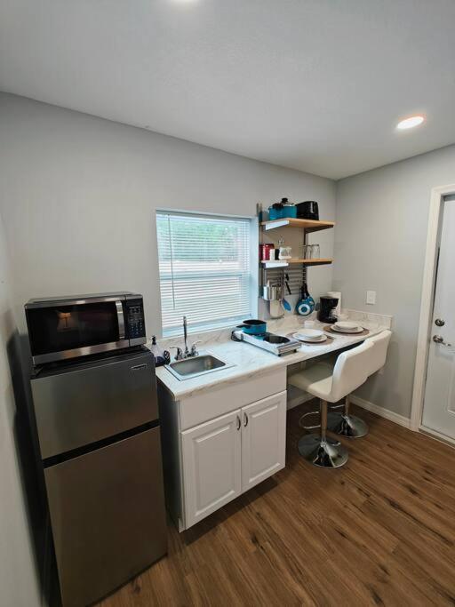 Gorgeous suite central location photo 3