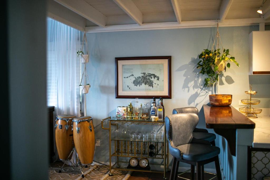 Condo w/ Large Pool & Lush Grounds photo 4