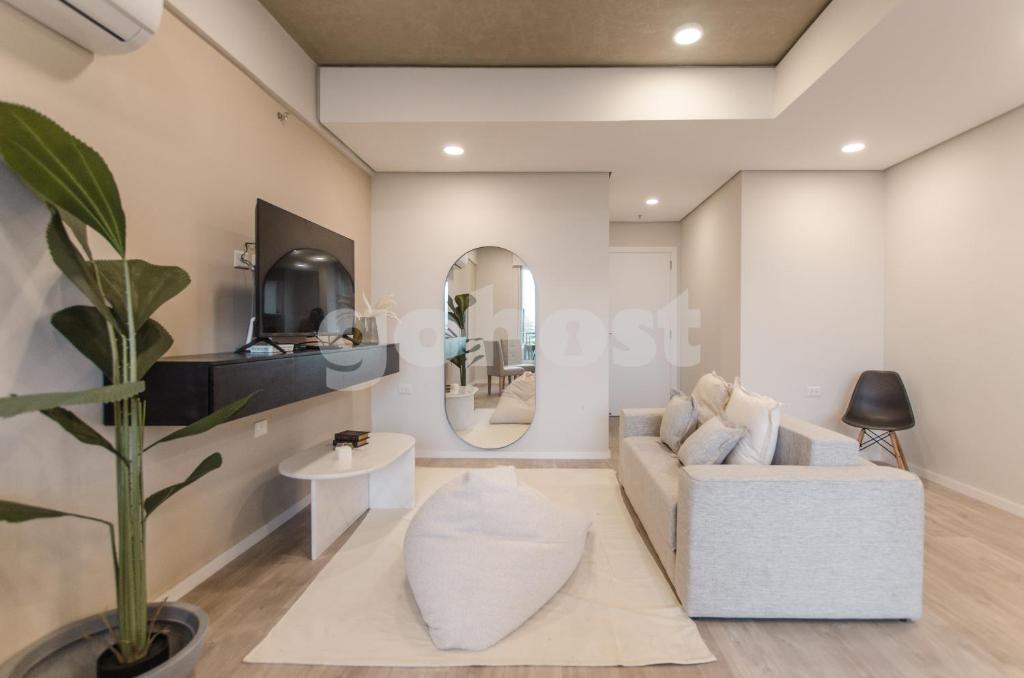 Comfortable Minimalist Villa Morra Apartment photo 4