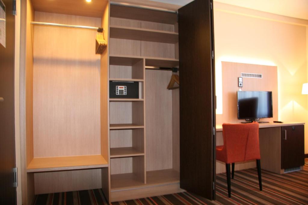 Трехместный (Трехместный номер с душем), Hotel Fortune