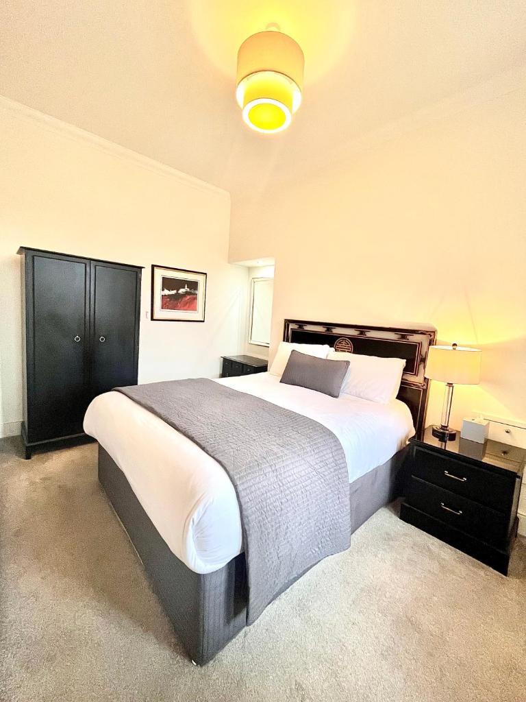 Mode Apartments St Annes - Tap to explore photos